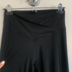 Aerie Offline Real Me 7/8 Crossover High Rise Black Leggings, M